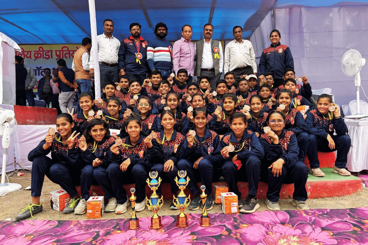 Congratulations to Abasaheb Kakade School’s player, Alina Nisar Shaikh! She was selected for the Maharashtra team for the 68th National Baseball Championship, where the team won a bronze medal at the competition held in Chhattisgarh. This achievement is a true reflection of her hard work, dedication, and a moment of pride for Maharashtra!